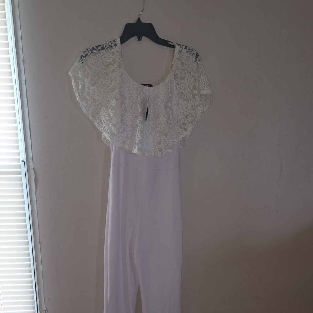 Discreet White Lace Jumpsuit